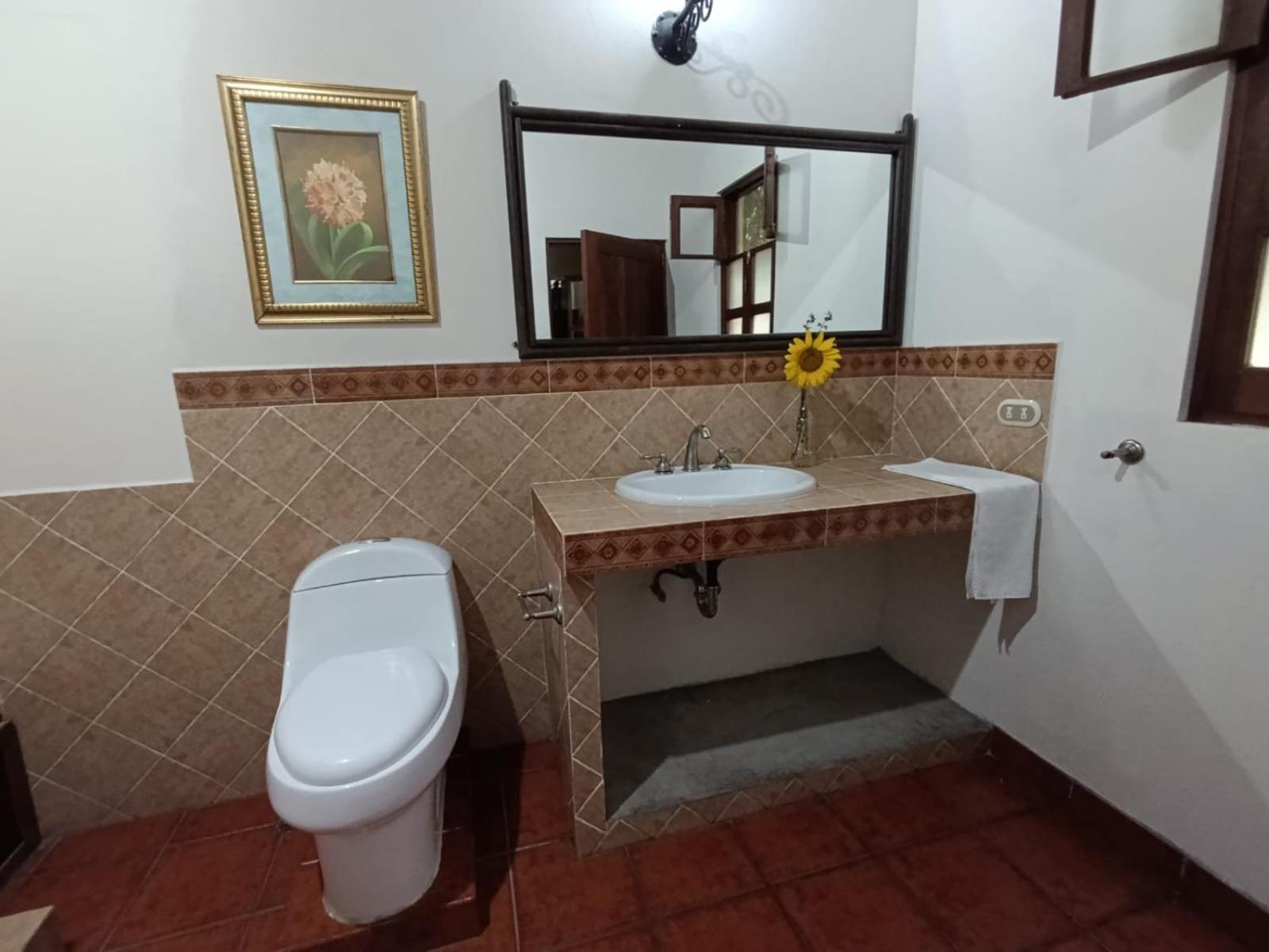 Отель Donde Lico Антигуа-Гватемала Экстерьер фото